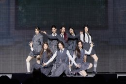 Hearts2Hearts (ฮาร์ตส์ทูฮาร์ตส์) กลับมาดึงดูดความสนใจของทุกคนด้วยมินิอัลบั้มแรก "FOCUS" พร้อมเพลงสุดติดหูที่ชวนให้โฟกัสกับเสน่ห์ใหม่ของทั้ง 8 สมาชิก
